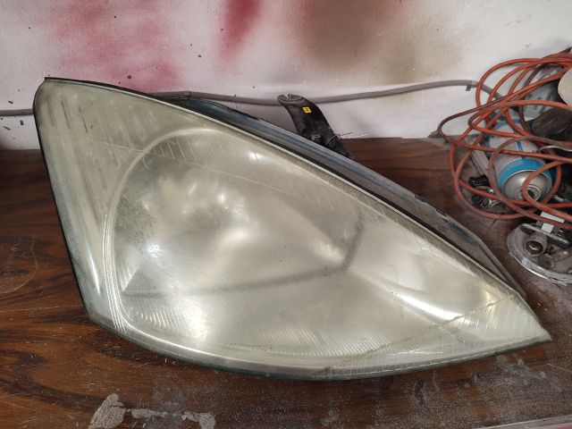 bontott FORD FOCUS I Bal Fényszóró