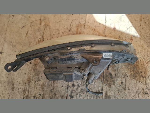 bontott FORD FOCUS I Bal Fényszóró