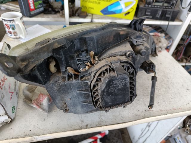 bontott FORD FOCUS I Bal Fényszóró