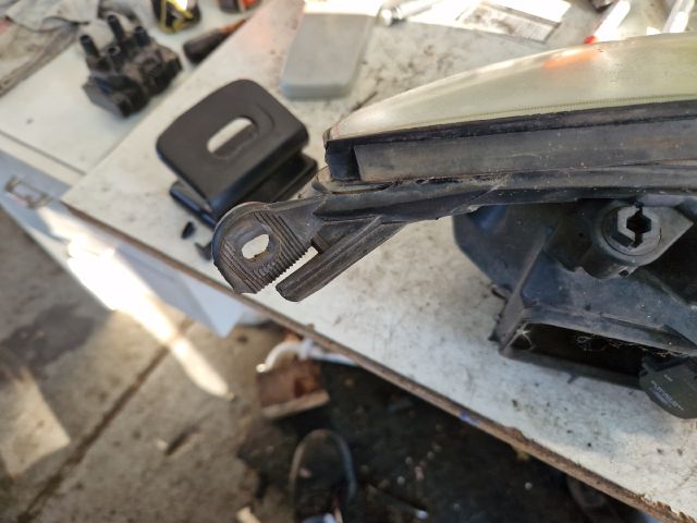 bontott FORD FOCUS I Bal Fényszóró