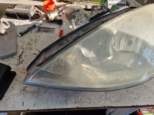 bontott FORD FOCUS I Bal Fényszóró