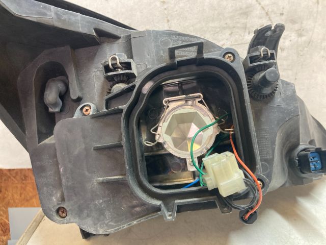 bontott FORD FOCUS I Bal Fényszóró