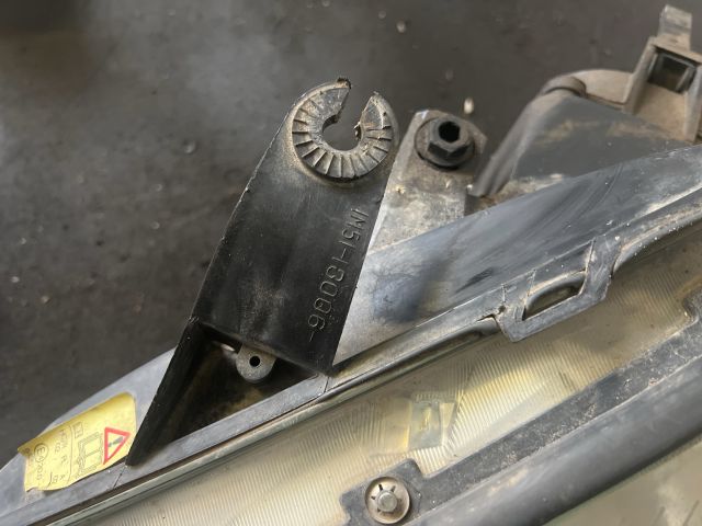 bontott FORD FOCUS I Bal Fényszóró