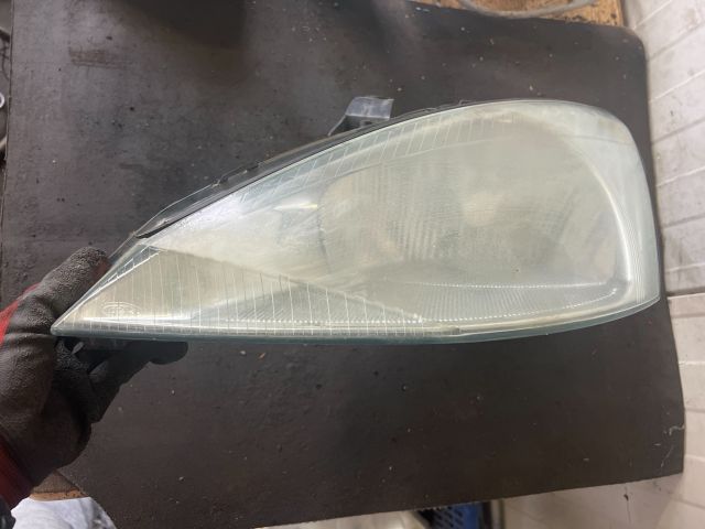 bontott FORD FOCUS I Bal Fényszóró