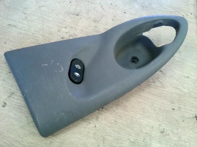 bontott FORD FOCUS I Bal hátsó Ablakemelő Kapcsoló