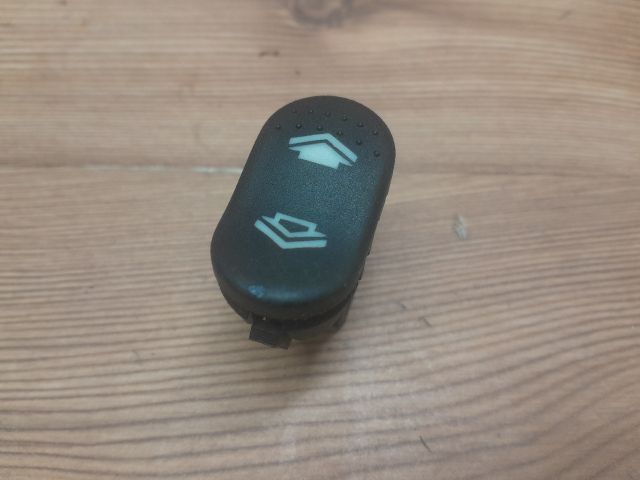 bontott FORD FOCUS I Bal hátsó Ablakemelő Kapcsoló