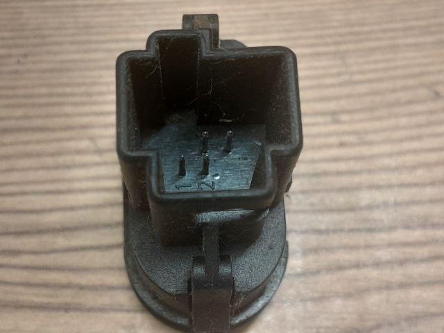 bontott FORD FOCUS I Bal hátsó Ablakemelő Kapcsoló