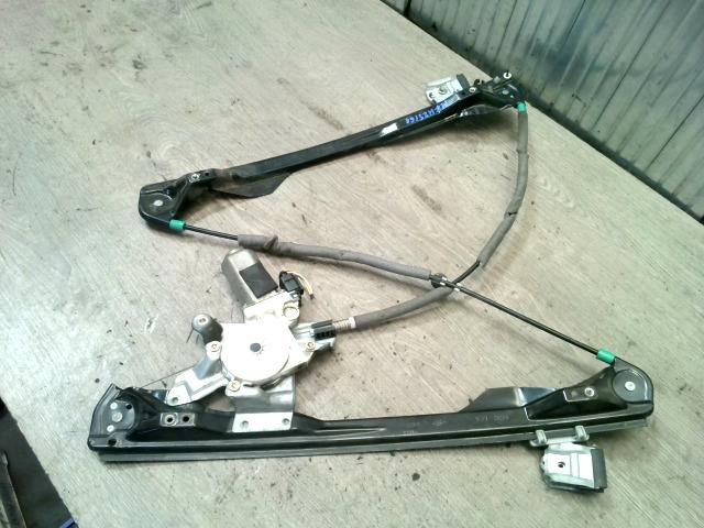 bontott FORD FOCUS I Bal hátsó Ablakemelő Szerkezet (Elektromos)