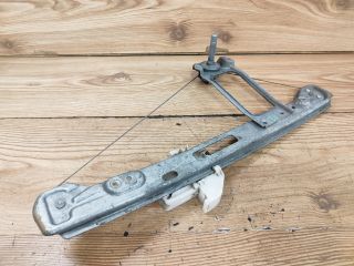 bontott FORD FOCUS I Bal hátsó Ablakemelő Szerkezet (Mechanikus)