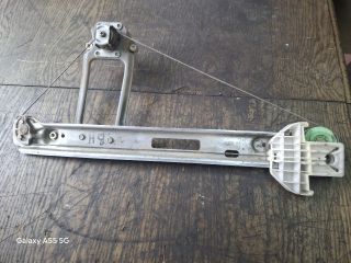 bontott FORD FOCUS I Bal hátsó Ablakemelő Szerkezet (Mechanikus)