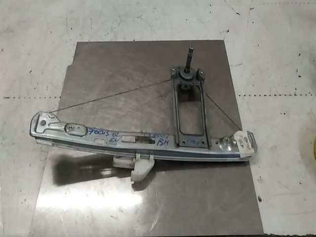 bontott FORD FOCUS I Bal hátsó Ablakemelő Szerkezet (Mechanikus)