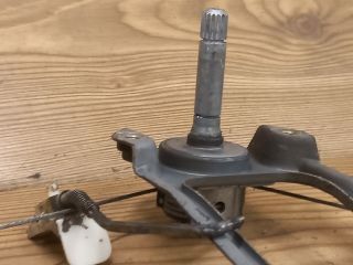 bontott FORD FOCUS I Bal hátsó Ablakemelő Szerkezet (Mechanikus)