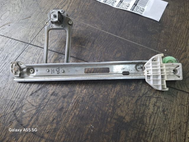 bontott FORD FOCUS I Bal hátsó Ablakemelő Szerkezet (Mechanikus)