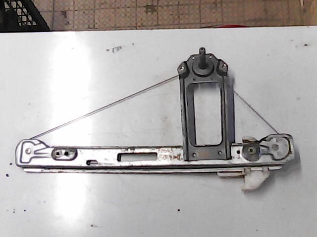 bontott FORD FOCUS I Bal hátsó Ablakemelő Szerkezet (Mechanikus)