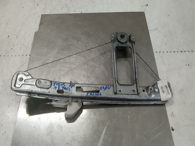 bontott FORD FOCUS I Bal hátsó Ablakemelő Szerkezet (Mechanikus)