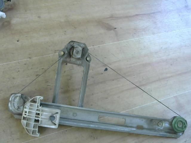 bontott FORD FOCUS I Bal hátsó Ablakemelő Szerkezet (Mechanikus)