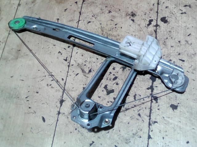 bontott FORD FOCUS I Bal hátsó Ablakemelő Szerkezet (Mechanikus)