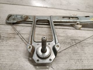 bontott FORD FOCUS I Bal hátsó Ablakemelő Szerkezet (Mechanikus)