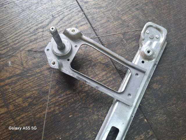 bontott FORD FOCUS I Bal hátsó Ablakemelő Szerkezet (Mechanikus)