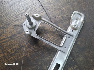 bontott FORD FOCUS I Bal hátsó Ablakemelő Szerkezet (Mechanikus)