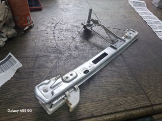 bontott FORD FOCUS I Bal hátsó Ablakemelő Szerkezet (Mechanikus)
