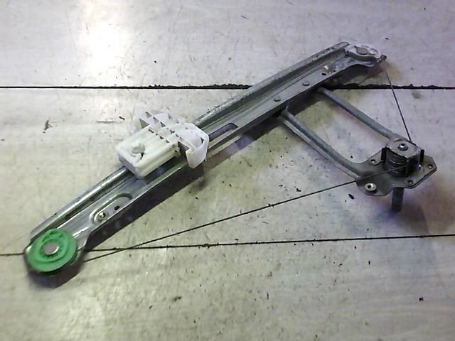 bontott FORD FOCUS I Bal hátsó Ablakemelő Szerkezet (Mechanikus)