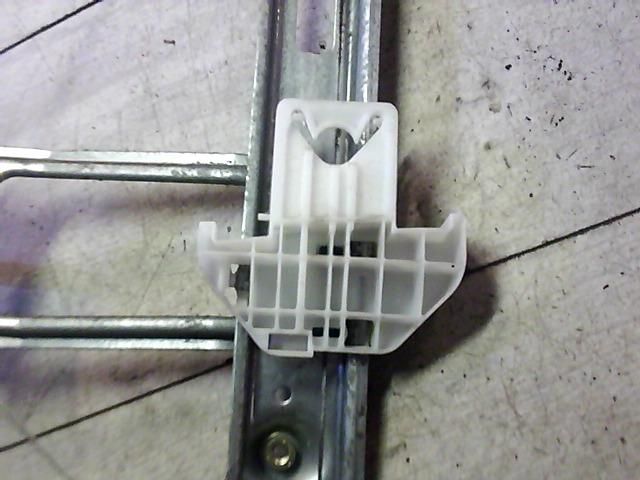 bontott FORD FOCUS I Bal hátsó Ablakemelő Szerkezet (Mechanikus)