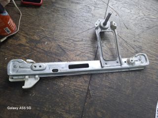 bontott FORD FOCUS I Bal hátsó Ablakemelő Szerkezet (Mechanikus)