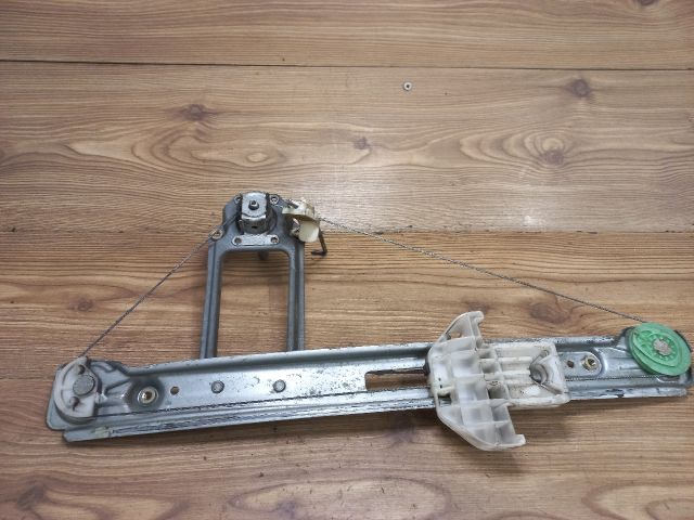 bontott FORD FOCUS I Bal hátsó Ablakemelő Szerkezet (Mechanikus)