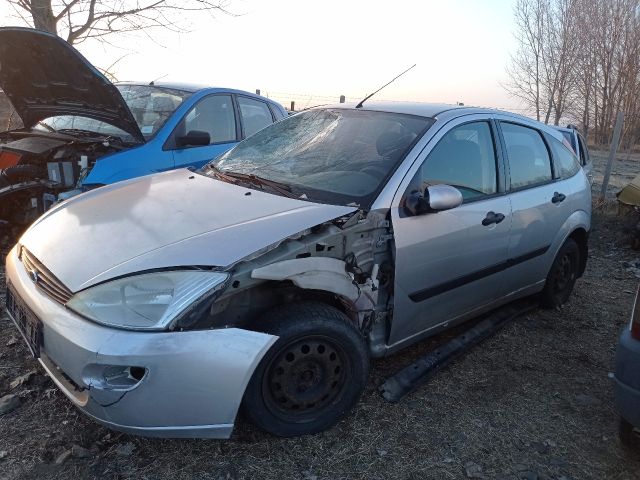 bontott FORD FOCUS I Bal hátsó Ajtó (Részeivel)