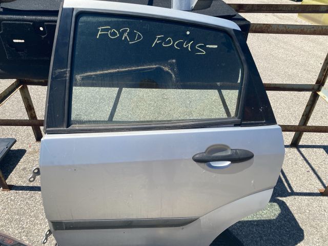 bontott FORD FOCUS I Bal hátsó Ajtó (Részeivel)