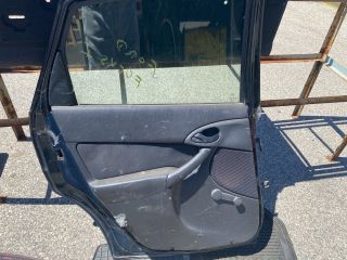 bontott FORD FOCUS I Bal hátsó Ajtó (Részeivel)
