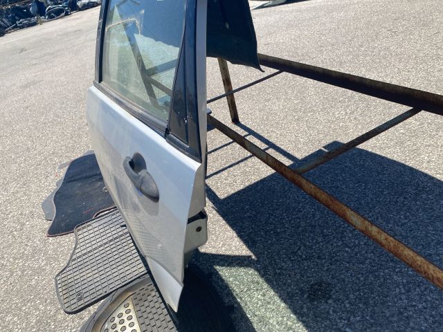 bontott FORD FOCUS I Bal hátsó Ajtó (Részeivel)