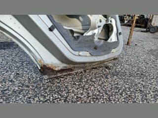 bontott FORD FOCUS I Bal hátsó Ajtó (Üres lemez)