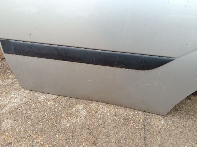 bontott FORD FOCUS I Bal hátsó Ajtó (Üres lemez)