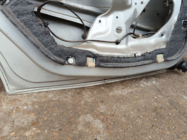 bontott FORD FOCUS I Bal hátsó Ajtó (Üres lemez)