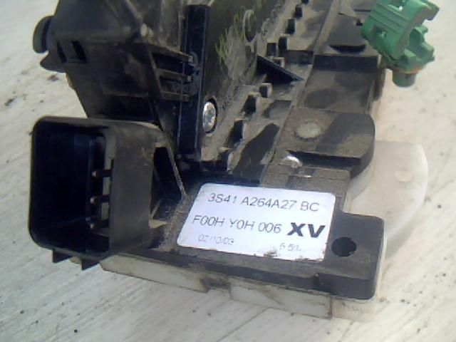 bontott FORD FOCUS I Bal hátsó Ajtózár