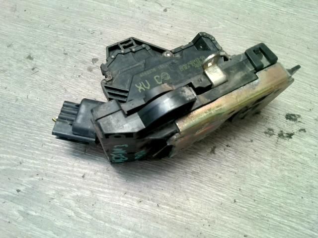 bontott FORD FOCUS I Bal hátsó Ajtózár