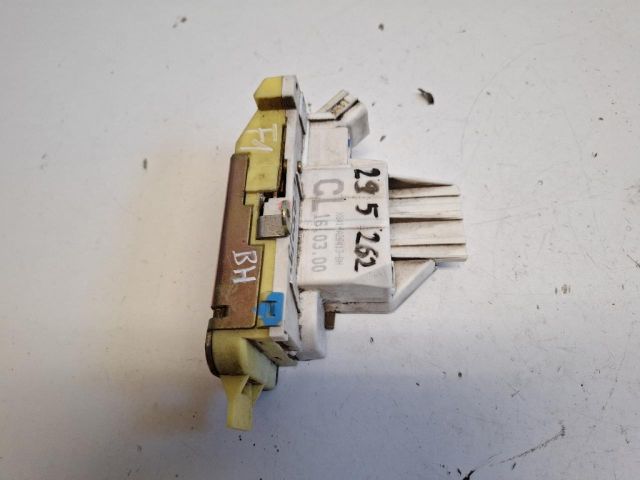 bontott FORD FOCUS I Bal hátsó Ajtózár