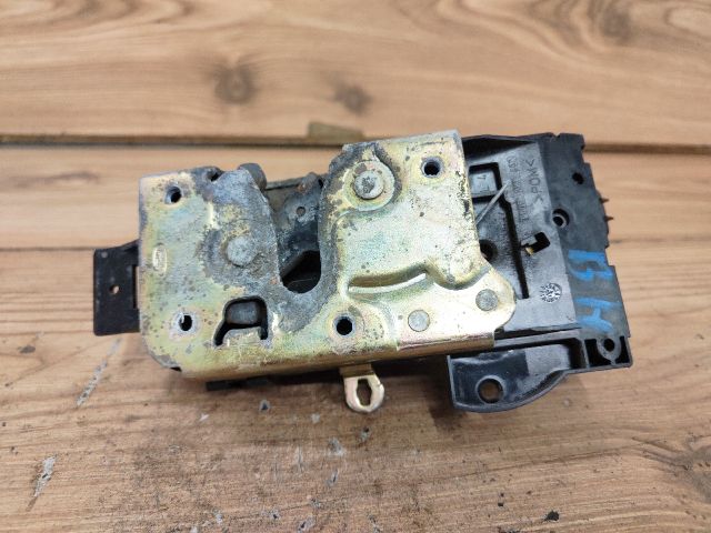 bontott FORD FOCUS I Bal hátsó Ajtózár