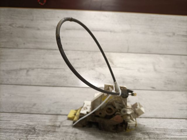 bontott FORD FOCUS I Bal hátsó Ajtózár