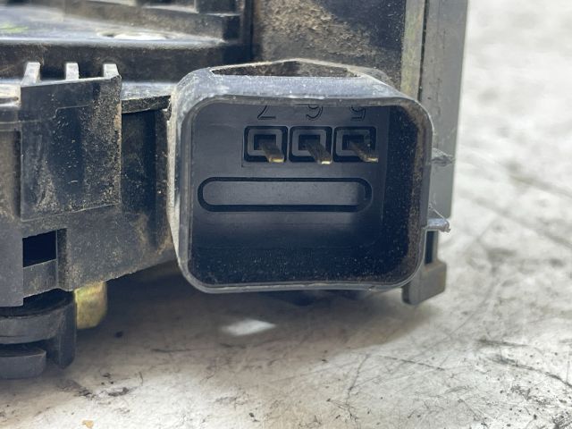 bontott FORD FOCUS I Bal hátsó Ajtózár