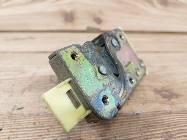 bontott FORD FOCUS I Bal hátsó Ajtózár