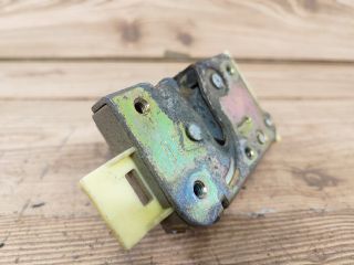 bontott FORD FOCUS I Bal hátsó Ajtózár