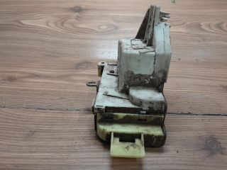 bontott FORD FOCUS I Bal hátsó Ajtózár