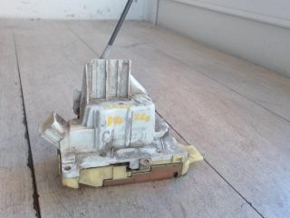 bontott FORD FOCUS I Bal hátsó Ajtózár