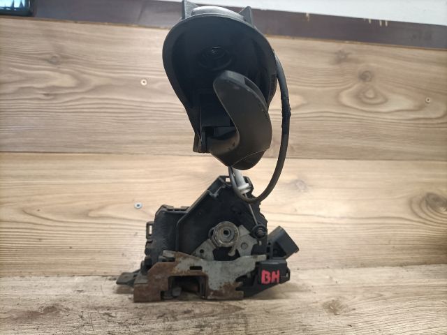 bontott FORD FOCUS I Bal hátsó Ajtózár