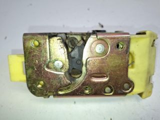 bontott FORD FOCUS I Bal hátsó Ajtózár