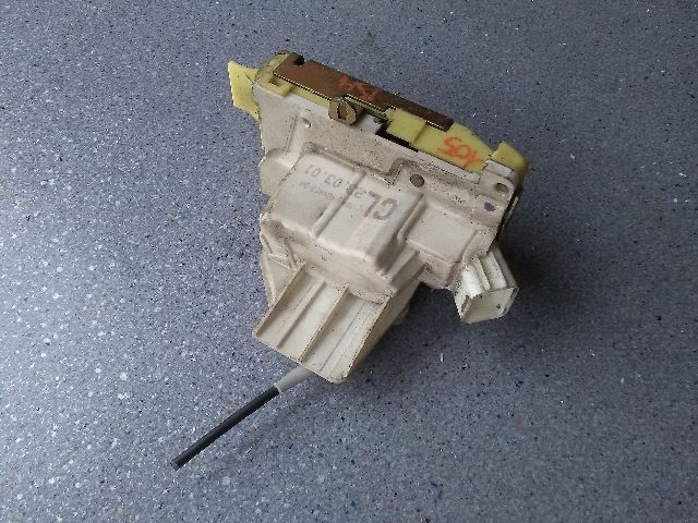 bontott FORD FOCUS I Bal hátsó Ajtózár