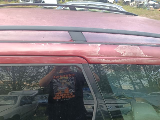 bontott FORD FOCUS I Bal hátsó Dobbetét (Kerékjárati, Műanyag)